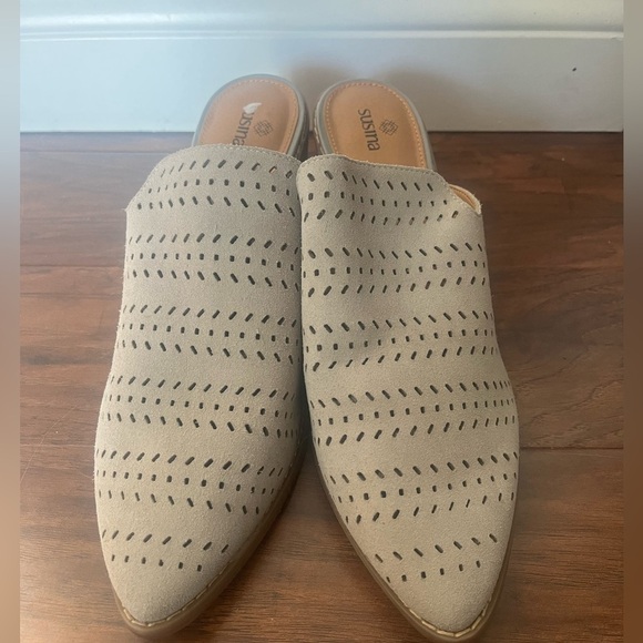 NWOT Susina Stylish Gray Suede Mules-Size 12 - Picture 1 of 9